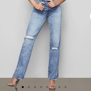 Classic boyfriend jean inspired fit.